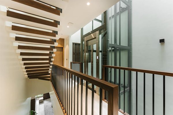 Hướng dẫn cách chọn thang máy gia đình phù hợp nhất năm 2024