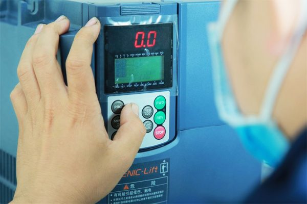 Công suất thang máy gia đình ảnh hưởng thế nào đến hóa đơn điện?